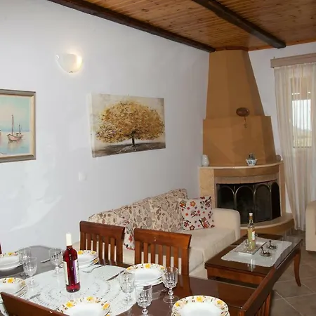 Irini's Traditional Kefalonian House *