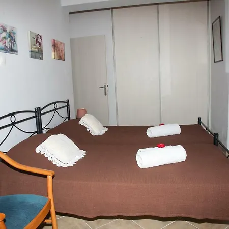 Irini's Traditional Kefalonian House Casa de Campo *